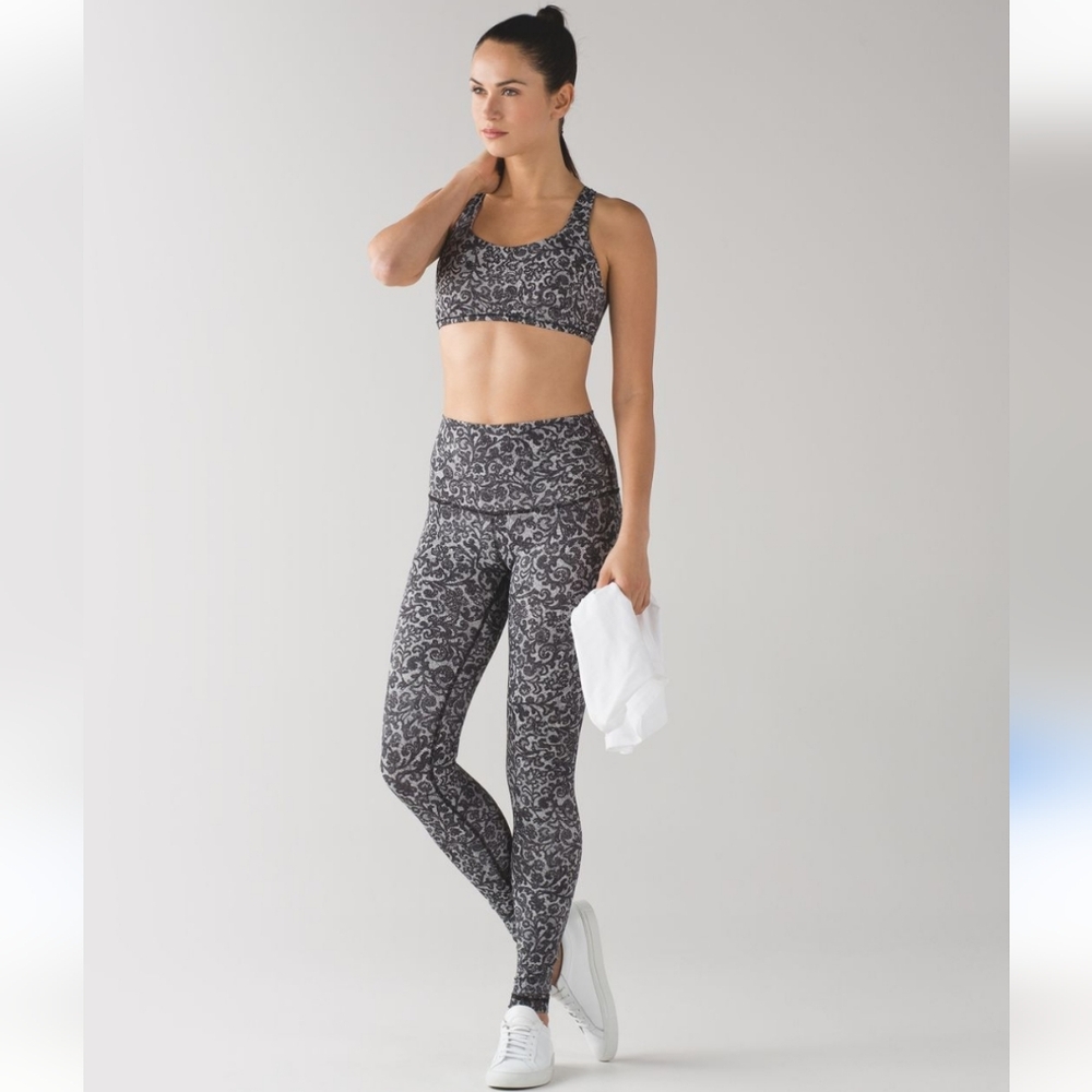 Lululemon Wunder Under (Hi-rise) Mini Cinder Lace White Black Size 6